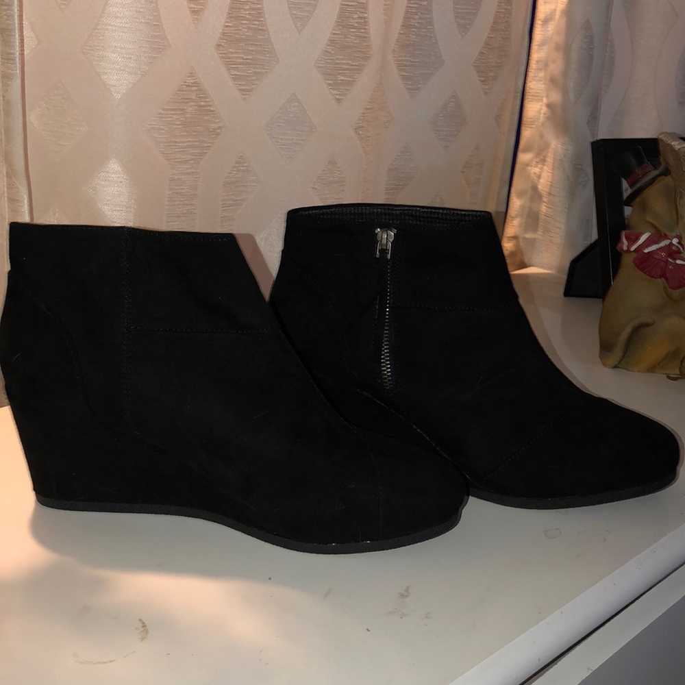 Wedge ankle boot